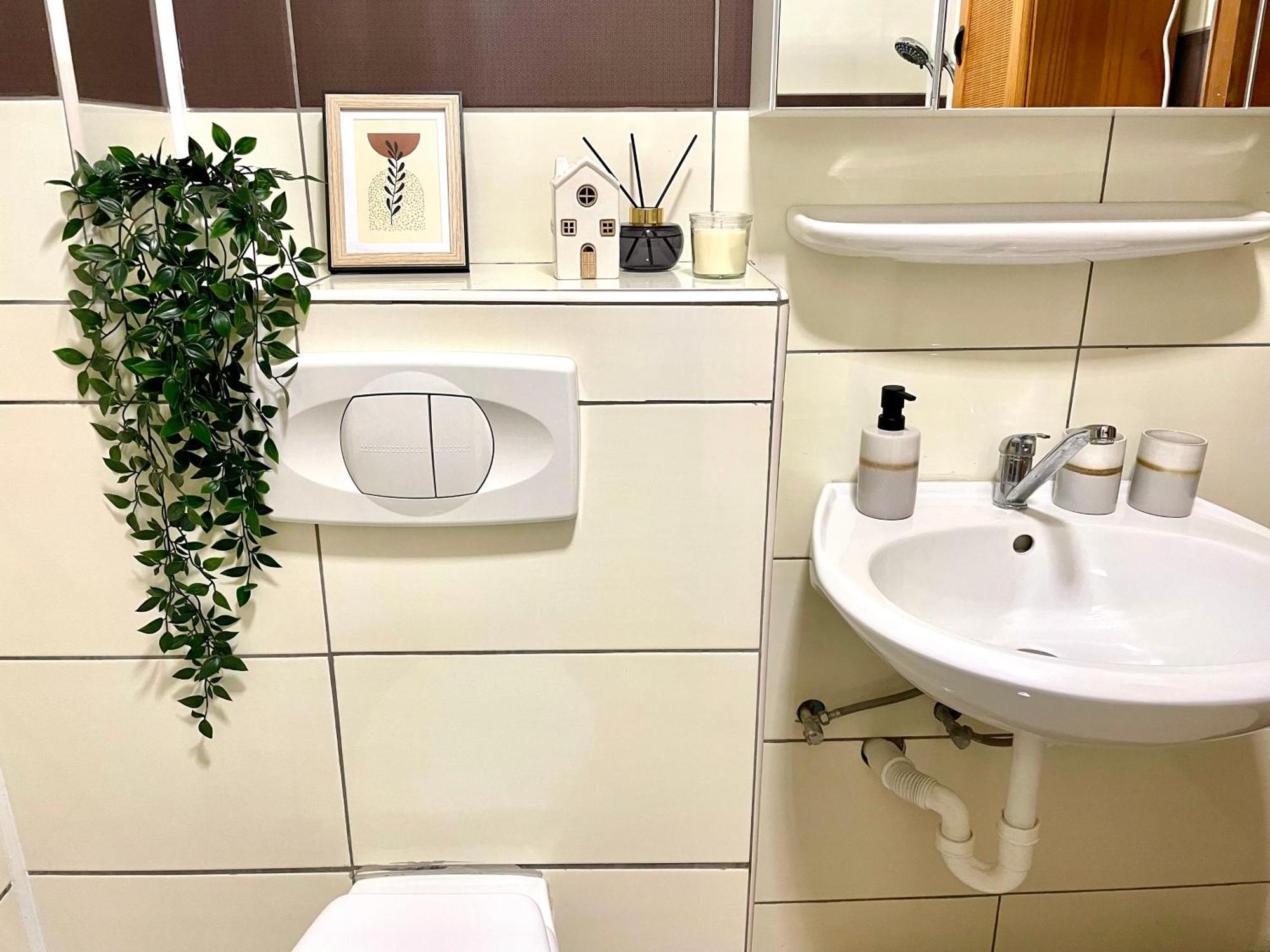 Moderne 2 Zimmerwohnung, Naehe Aachen- Niederlande- Belgien *