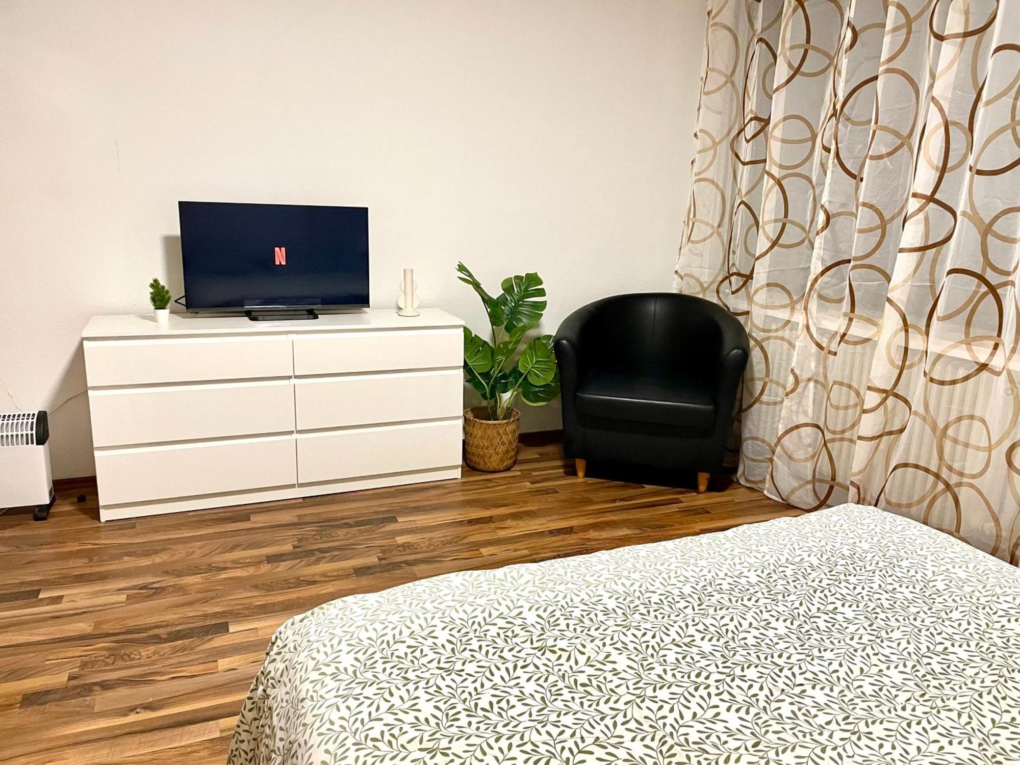 Apartment Moderne 2 Zimmerwohnung, Naehe Aachen- Niederlande- Belgien Geilenkirchen